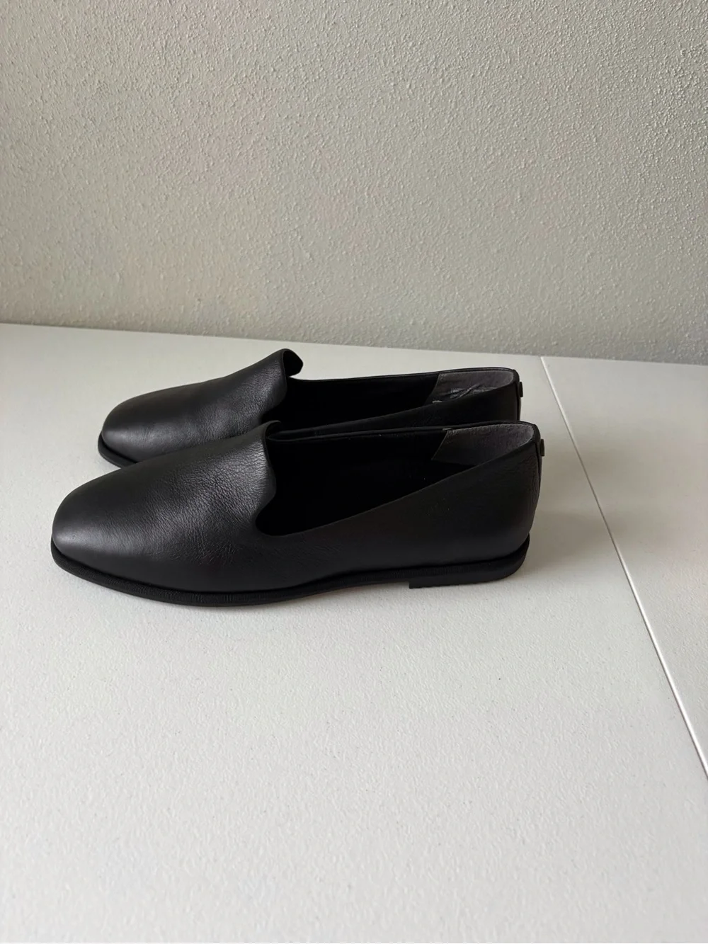 Vionic Willa‎ 2.0  9 Wide Black Leather Comfort Flats Arch Support Casual Office